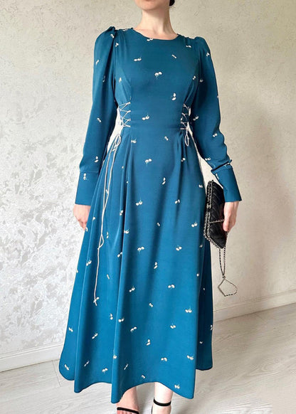 Robe longue en coton bleu français à lacets et imprimé automne WO047