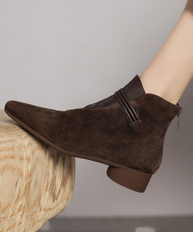 Französische braune Wildleder-Spleißstiefeletten mit spitzer Spitze TE023