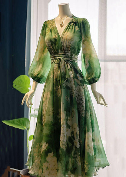 Robe en mousseline de soie taille haute à imprimé vert français et col en V à manches longues KJ024