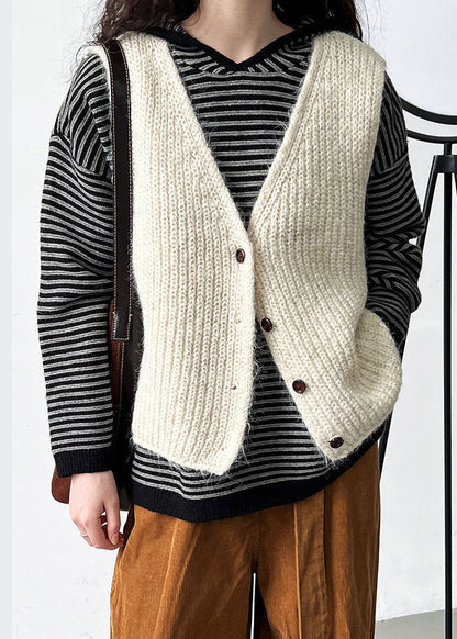 Gilet en laine gris français à col en V et boutons sans manches TZ031