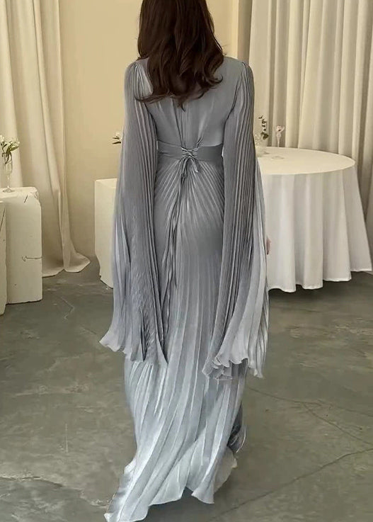 Leichtes Partykleid aus französischer Baumwolle mit faltiger Taille, blau, hoher Frühling