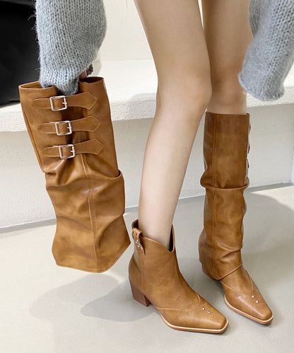 Braune Stiefel mit klobigen Absätzen im französischen Stil, Gürtelschnalle OM025