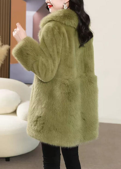 Manteau en velours de vison vert avec poches à boutons et col Peter Pan pour l'hiver WQ040