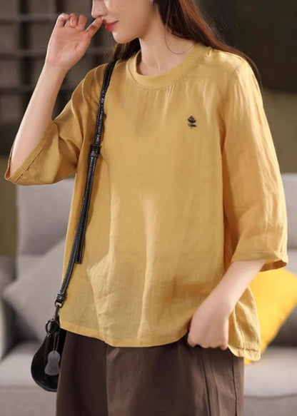 Grünes, halblanges T-Shirt mit Printärmeln und gemütlichem O-Ausschnitt aus Leinen