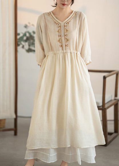 Sommerliches, besticktes, apricotfarbenes, handgemachtes Leinenkleid mit Kordelzug