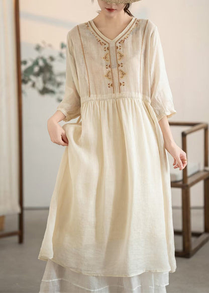 Sommerliches, besticktes, apricotfarbenes, handgemachtes Leinenkleid mit Kordelzug
