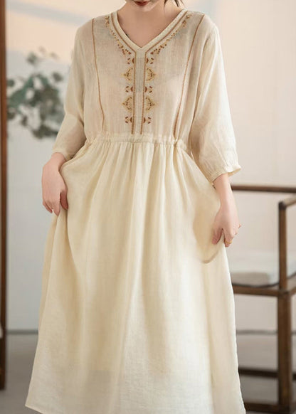 Sommerliches, besticktes, apricotfarbenes, handgemachtes Leinenkleid mit Kordelzug