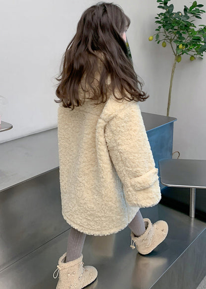 Manteau à capuche en fausse fourrure pour enfants fait main avec poches en patchwork d'abricot WL022