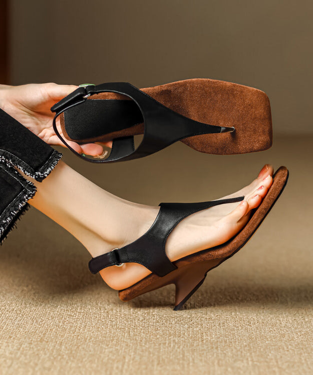 Flip-Flops aus schwarzem Rindsleder mit Keilabsatz, handgefertigt