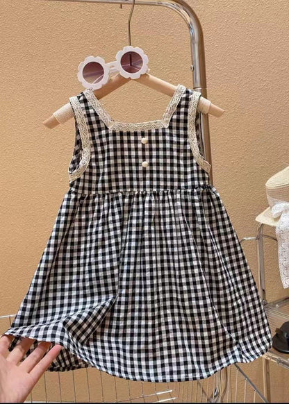 Robe mi-longue en coton à carreaux et dentelle noire faite à la main pour enfants, sans manches, GF020