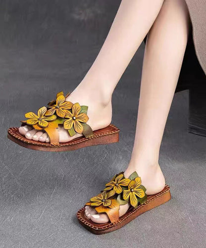 Sandales à enfiler en cuir de vachette fait main avec motif floral jaune vert OI025