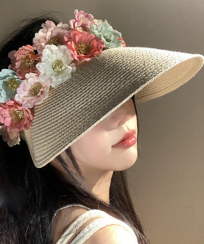 Chapeau de soleil souple en paille tissée à fleurs beige style vacances WB020