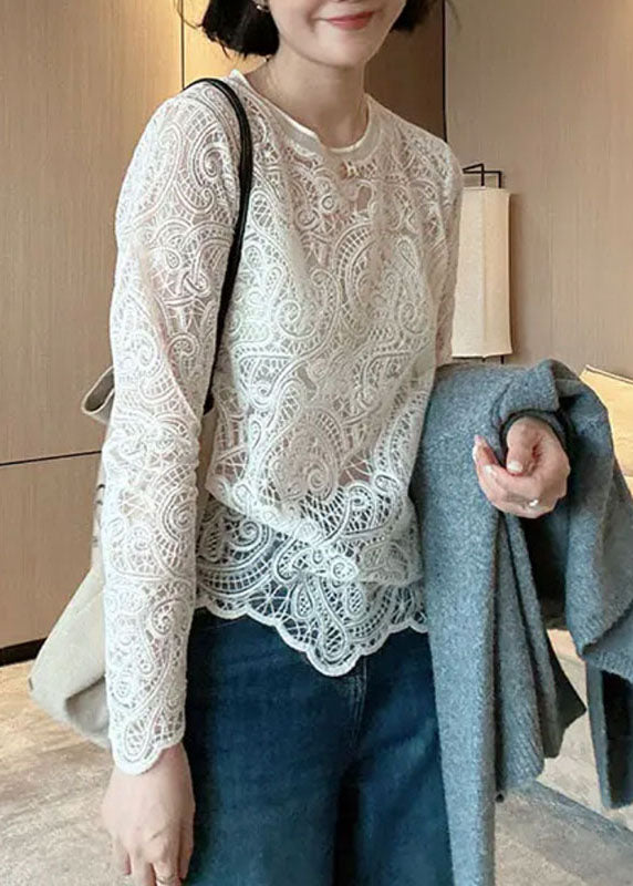 Beigefarbenes Frühlings-Oberteil mit Rundhalsausschnitt aus italienischer Hohlspitze