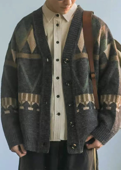 Manteau jacquard en tricot gris foncé à col en V pour homme, boutonné