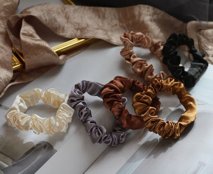 Scrunchies 6: Silky of Set