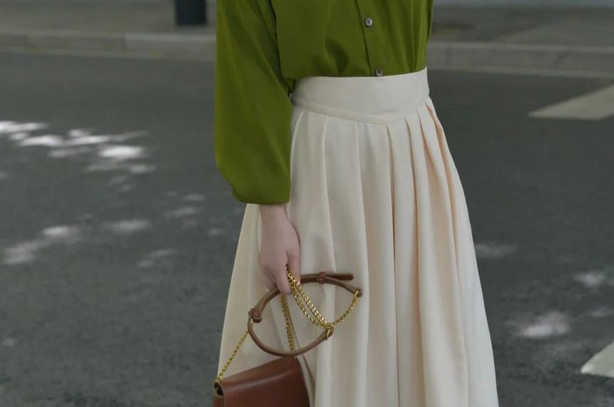 Puff-Sleeve Shirt / Midi A-Line Skirt / Set