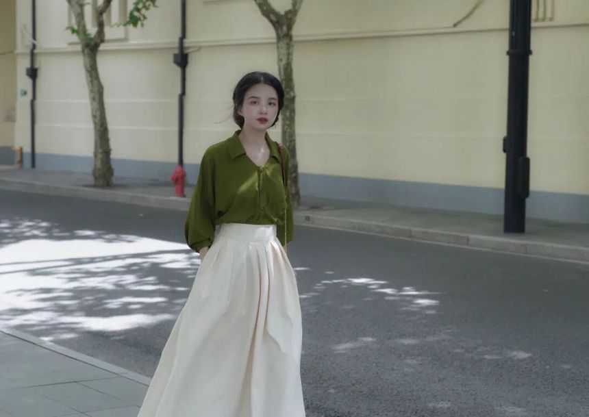 Puff-Sleeve Shirt / Midi A-Line Skirt / Set