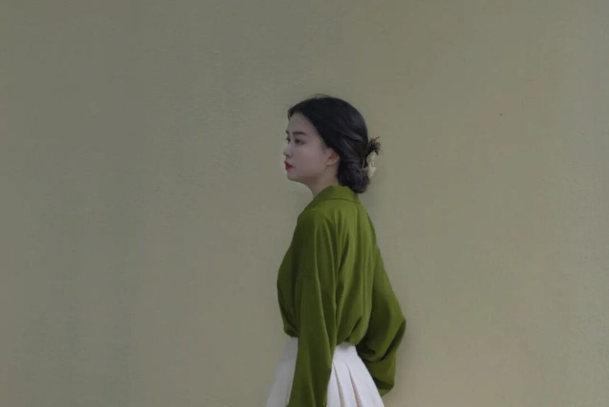 Puff-Sleeve Shirt / Midi A-Line Skirt / Set