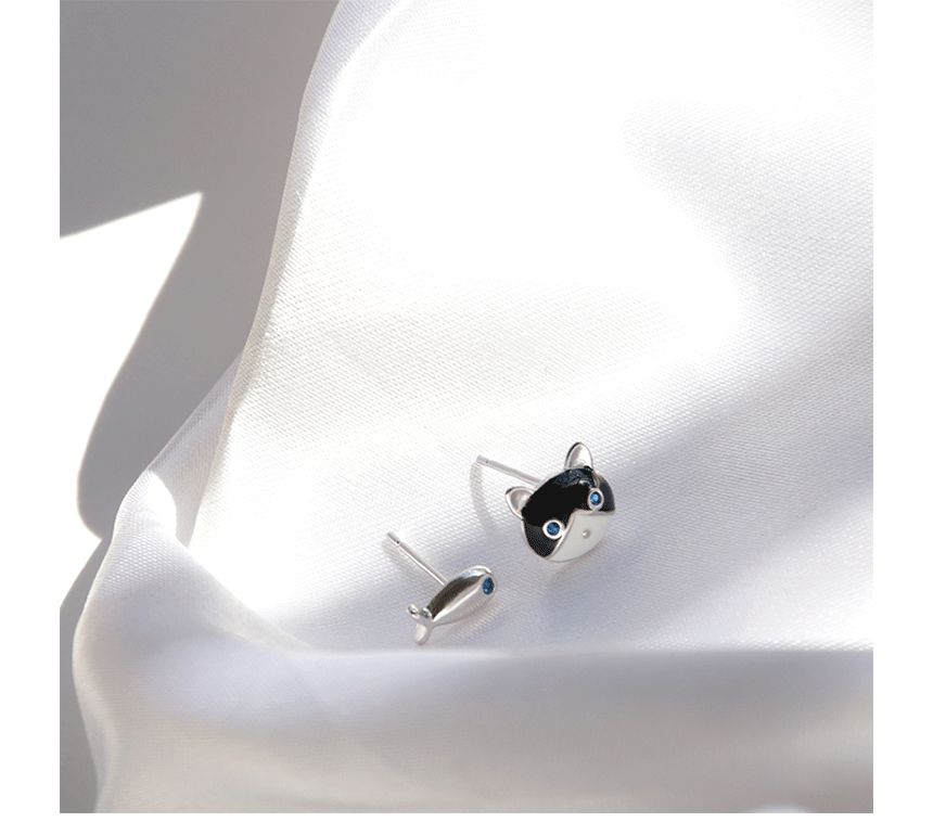 Earring Cat Asymmetrical Stud Fish