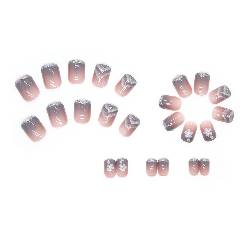 Blumen-Nagelspitzen