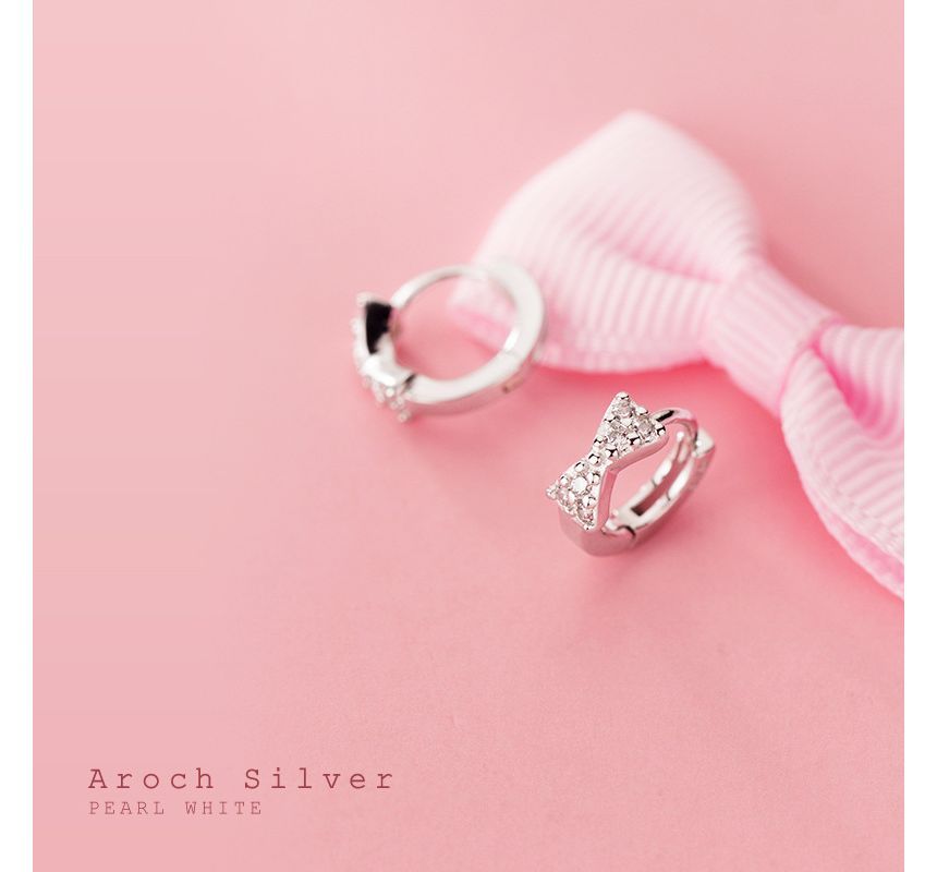Rhinestone Bow Ear Cuff