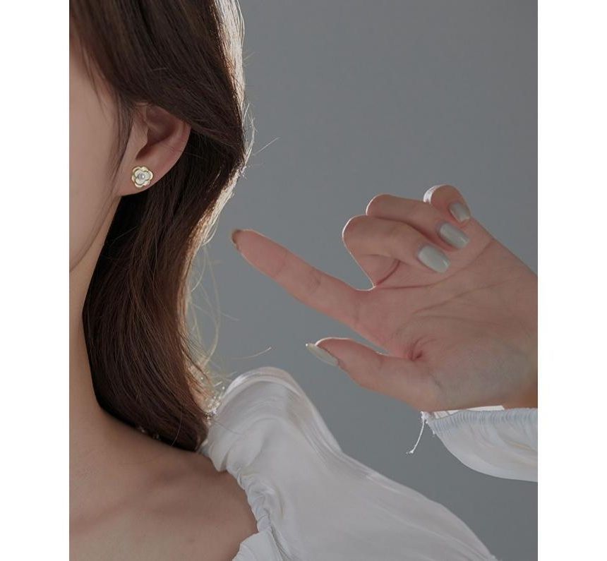 Faux Pearl Flower Earring Alloy