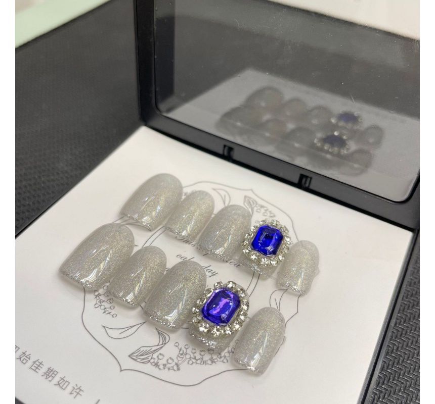 Verzierte künstliche Nagelspitzen