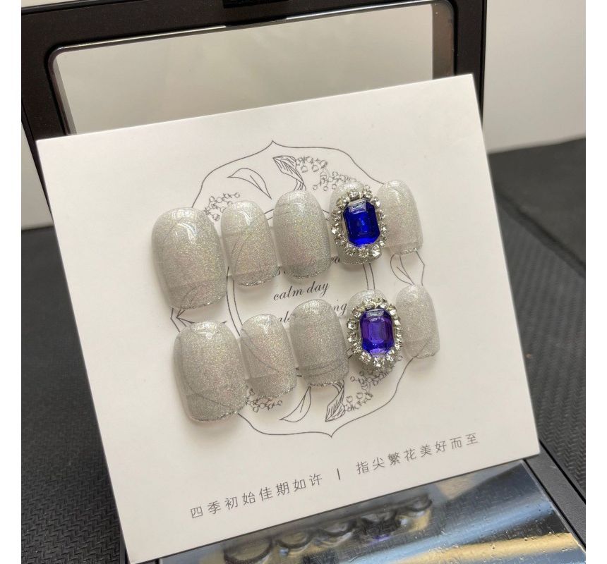 Verzierte künstliche Nagelspitzen