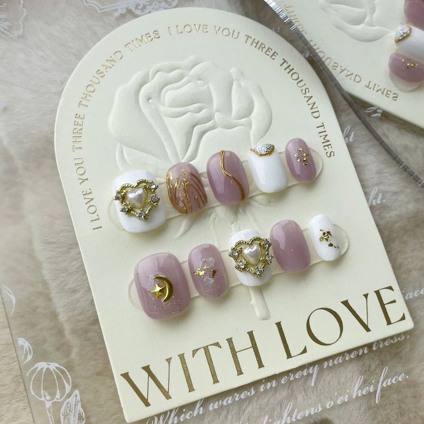 Verzierte künstliche Nagelspitzen