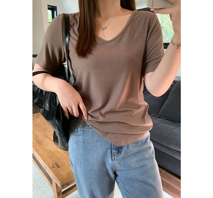 Short-Sleeve V-Neck Plain T-Shirt