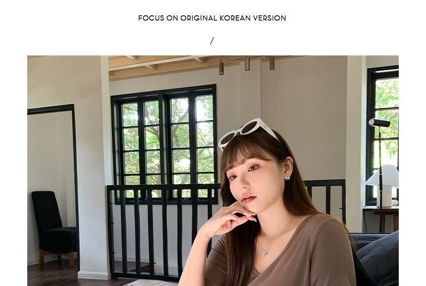 Short-Sleeve V-Neck Plain T-Shirt