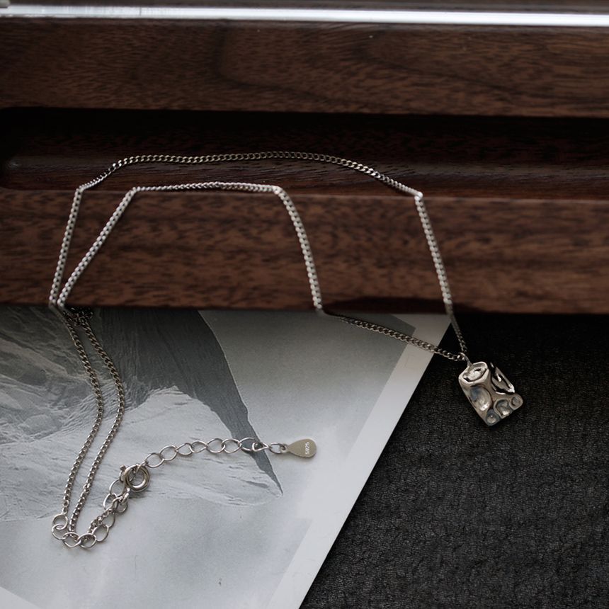 Necklace Simple Asymmetrical