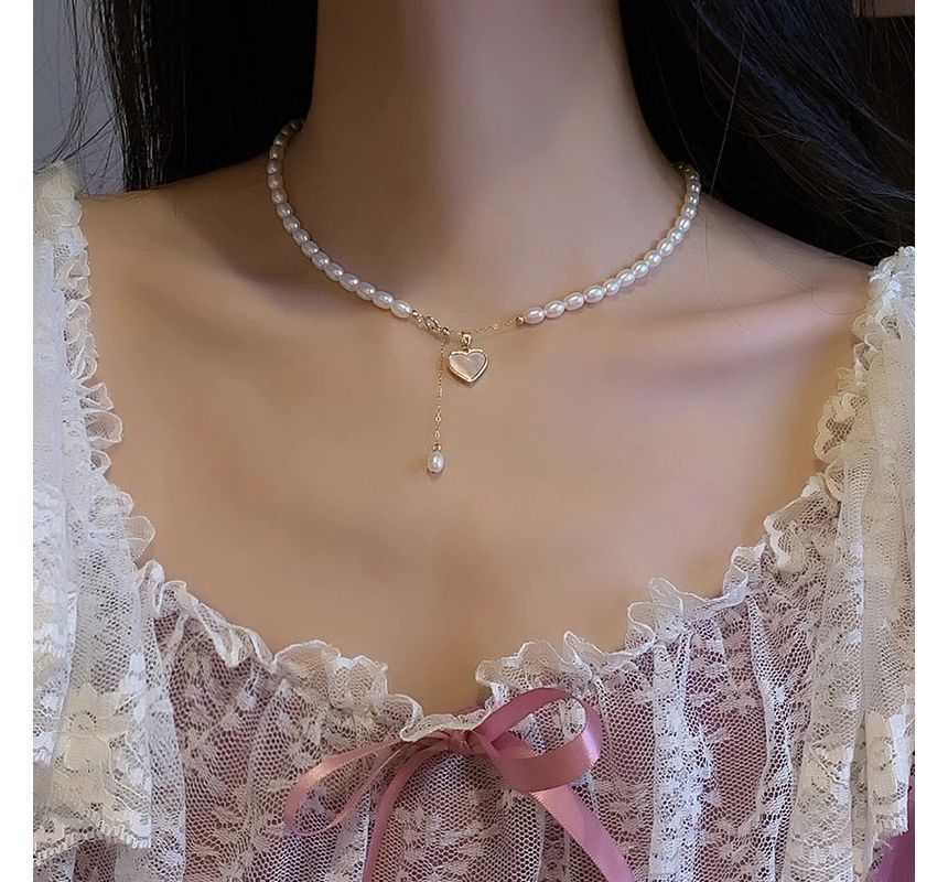 Shell Pearl Heart Pendant Choker Faux