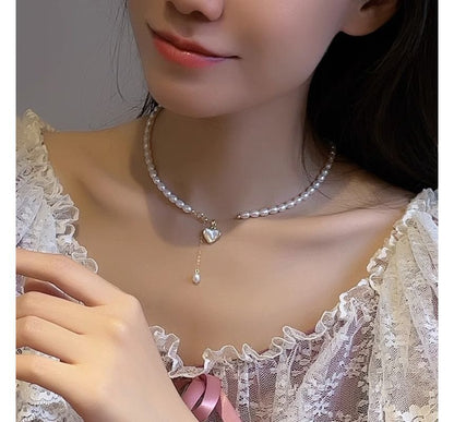 Shell Pearl Heart Pendant Choker Faux