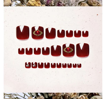 Zehennagelspitzen mit Strasssteinen