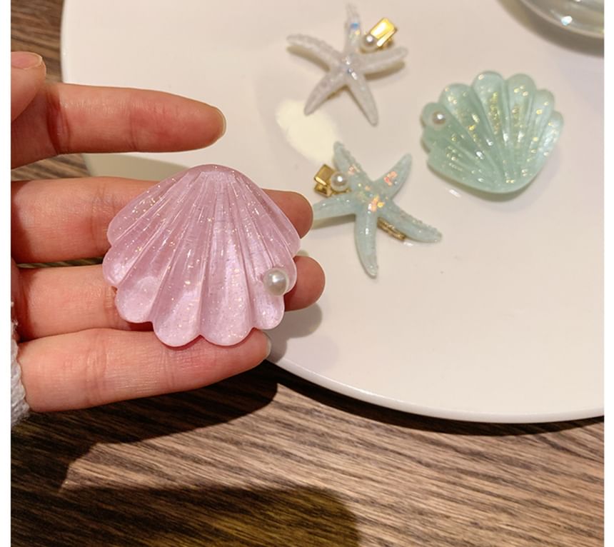 Faux Hair Shell Clip Pearl Starfish / Resin