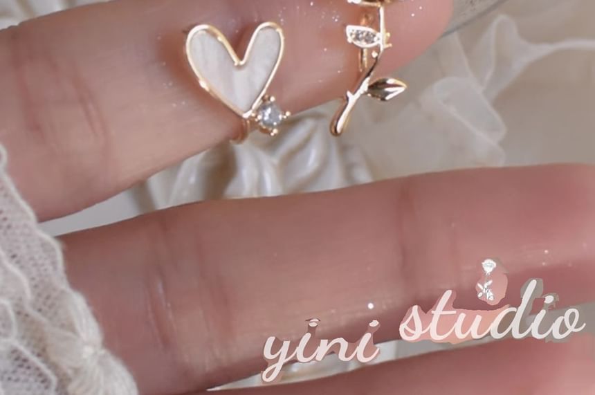 Rose Rhinestone Stud Alloy Heart Asymmetrical Earring
