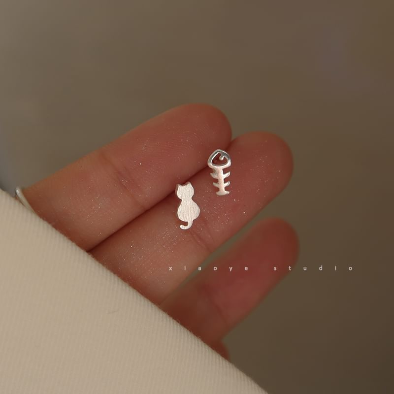 Stud Asymmetrical Ear