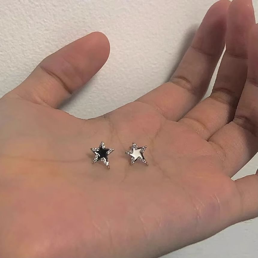 Star Ear Stud