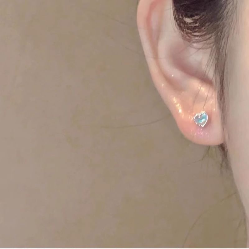 Stud Ear Heart