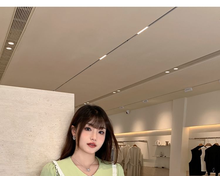 Short-Sleeve Collared Contrast Trim Blouse