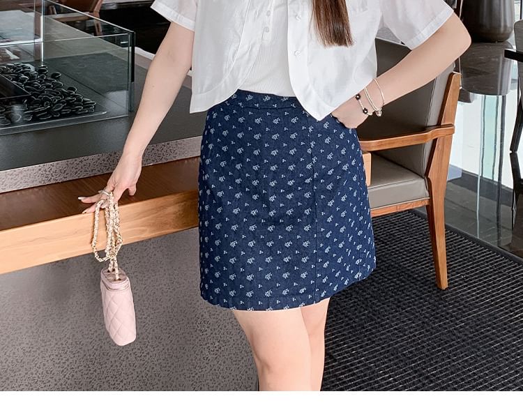 Short-Sleeve Open Front Crop Shirt