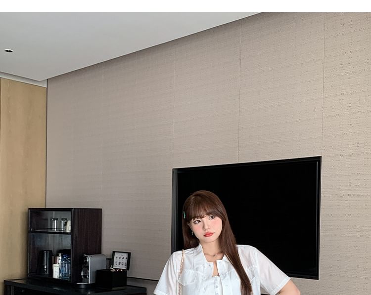 Short-Sleeve Open Front Crop Shirt