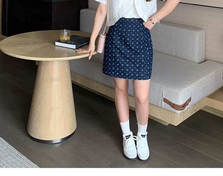 Short-Sleeve Open Front Crop Shirt