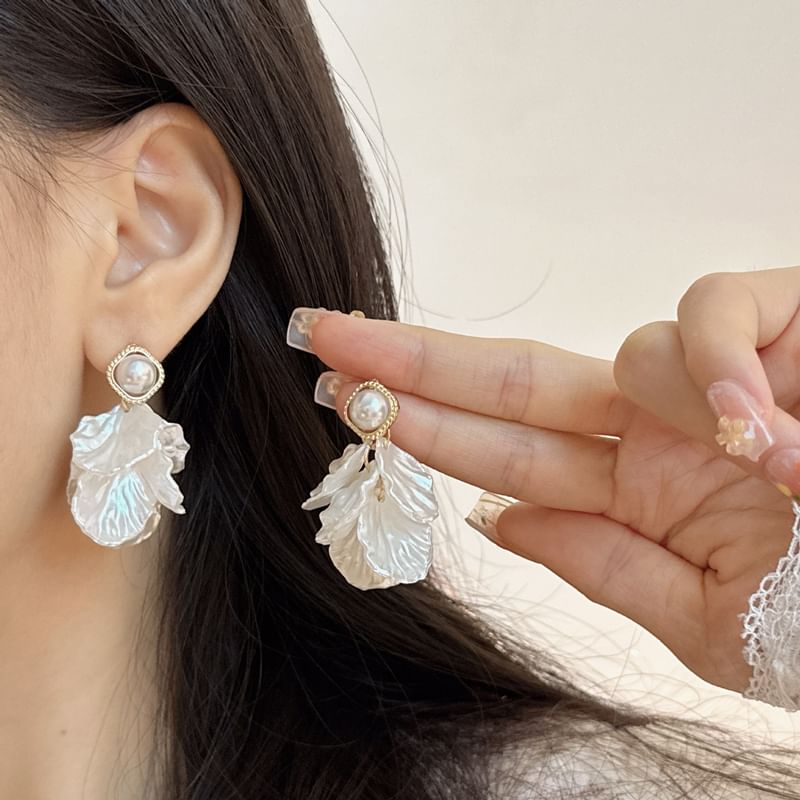 Petal Earring Faux Chandelier Pearl Alloy