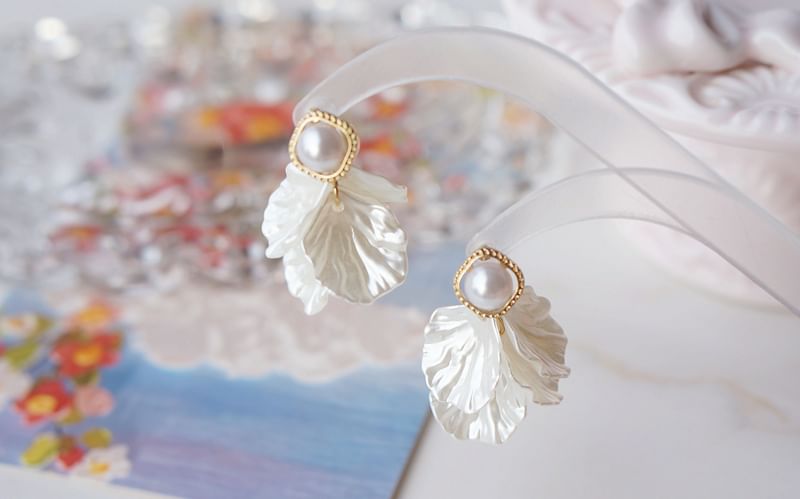 Petal Earring Faux Chandelier Pearl Alloy