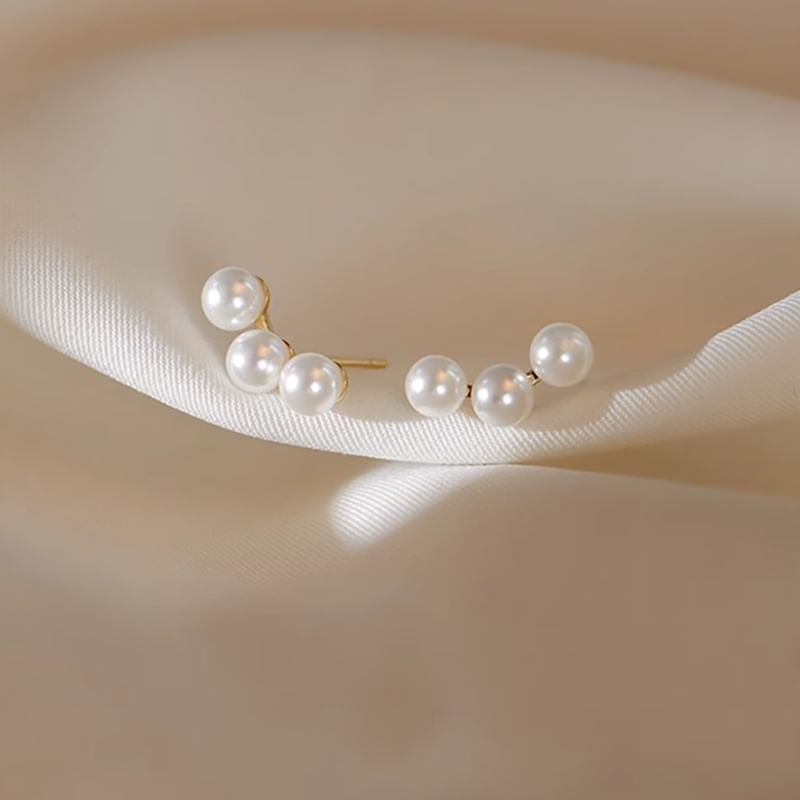 Pearl Stud Faux Earring