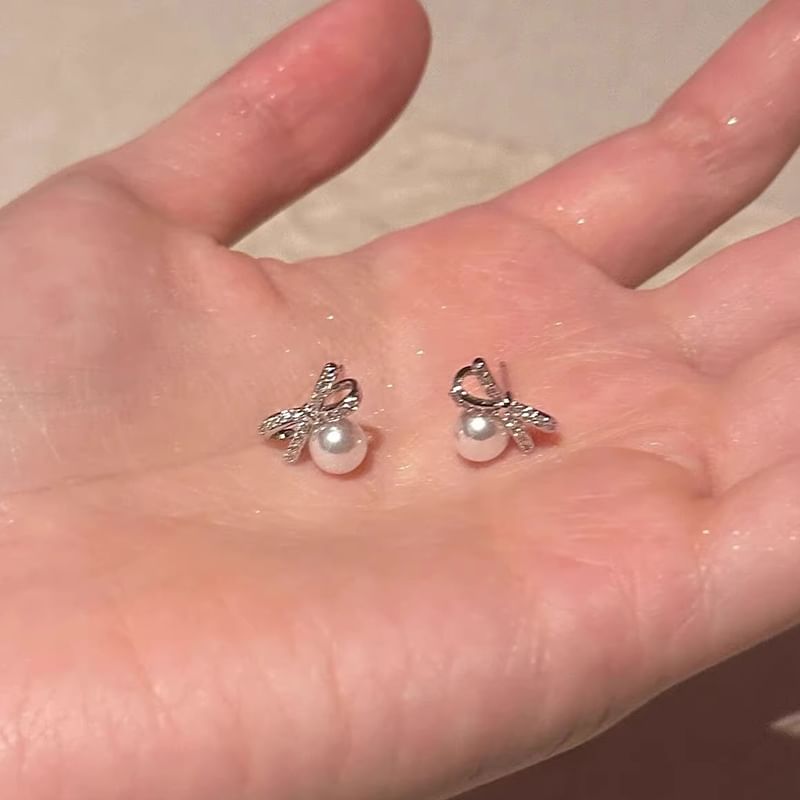 Stud Pearl Faux Earring Bow