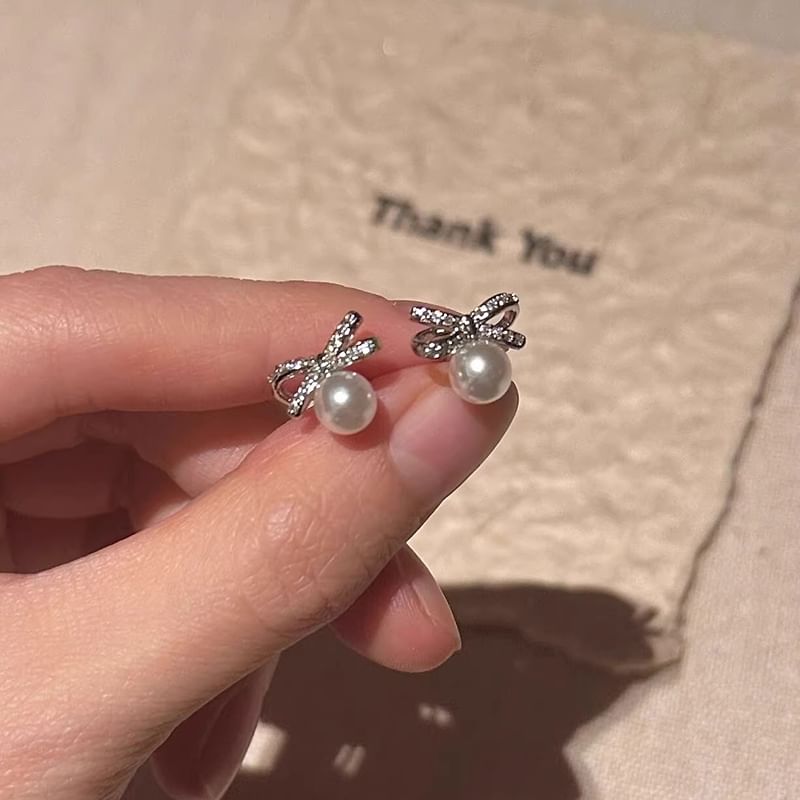 Stud Pearl Faux Earring Bow