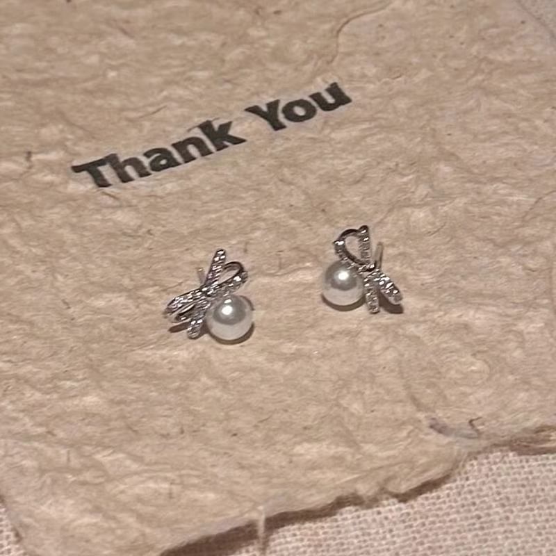 Stud Pearl Faux Earring Bow